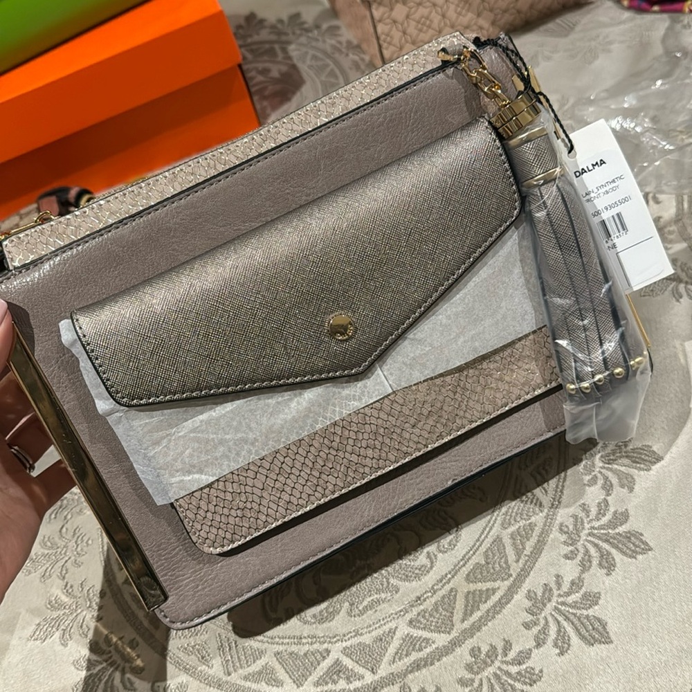 Dune purse
